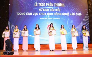 TPHCM: 4 nữ sinh viên tiêu biểu được vinh danh về Khoa học công nghệ