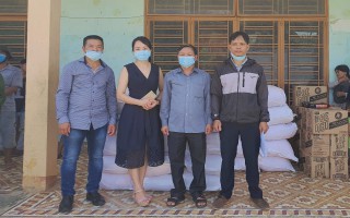 Quảng Nam: Trao 1.000 suất quà hỗ trợ người dân miền núi bị ảnh hưởng bởi dịch Covid – 19